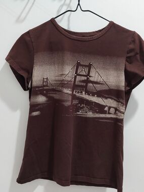 Women's Small Brown Tsing Ma Hong Kong Bridge Graphic Print Tee